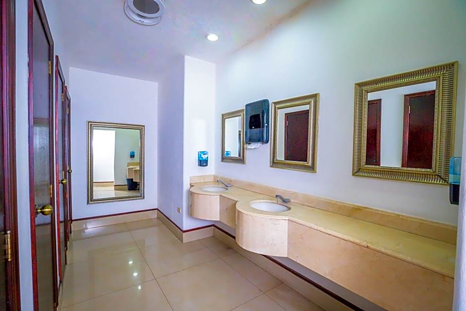 InHouse Select Hacienda Tres Rios