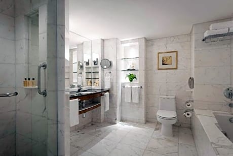 Premier Harbour View Suite 2 Twins