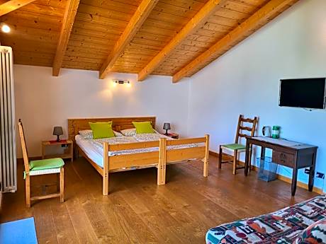 Triple Room with Garden View