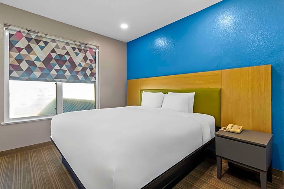 Sonesta Essential IAH Airport JFK Boulevard - Newly Renovated