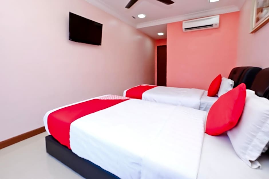 OYO 714 Arina Hotel