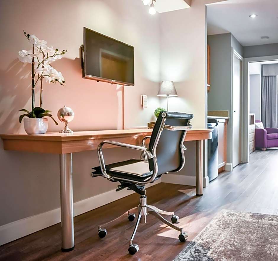 Cambridge Hotel and Conference Centre