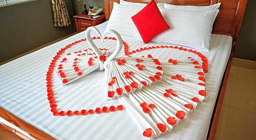 Quang Hoa Airport Hotel