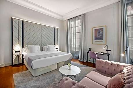 Singular Junior Suite