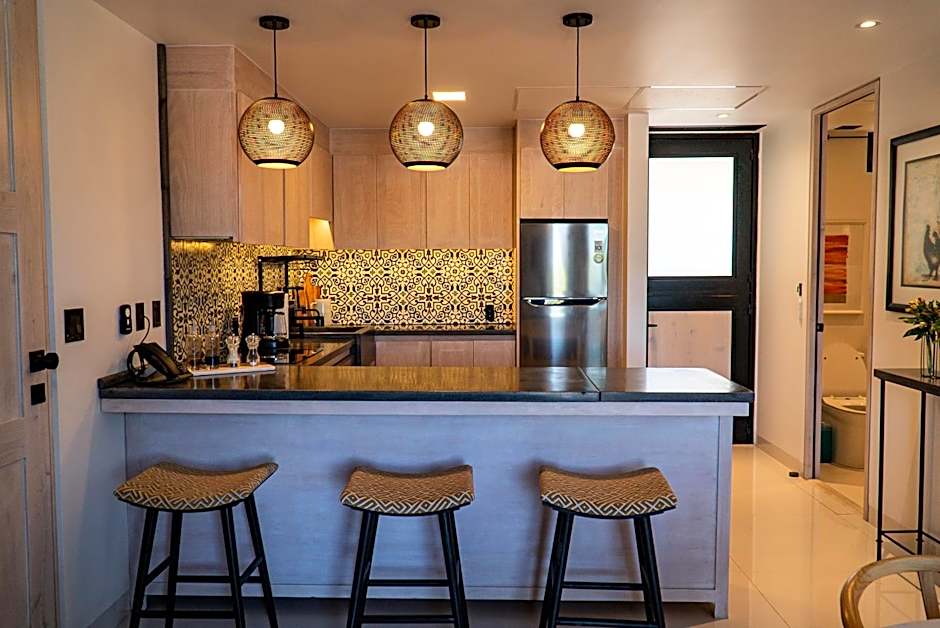 Flamboyan Hotel & Residences