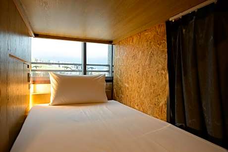 Single Bed in Mixed Dormitory Room