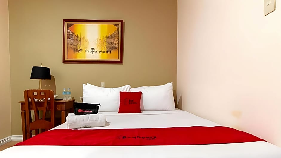 RedDoorz @ Downtown Tacloban