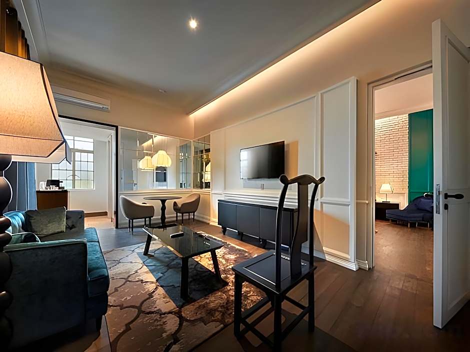 The Edison George Town