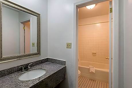 Double Room with Two Double Beds - Smoking