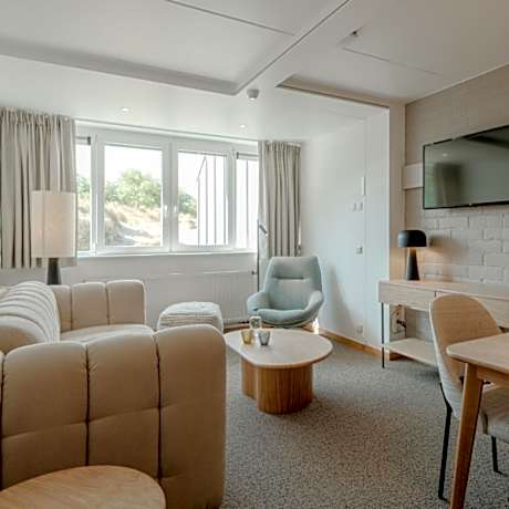 Studio (4 Adults)
