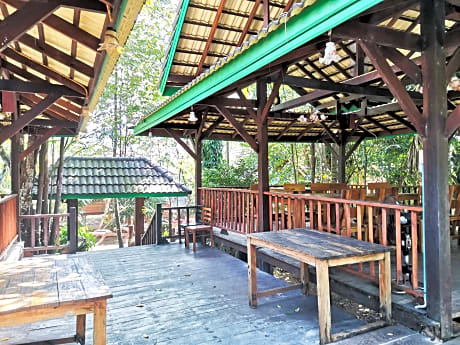 Ruen Mai Horm Resort