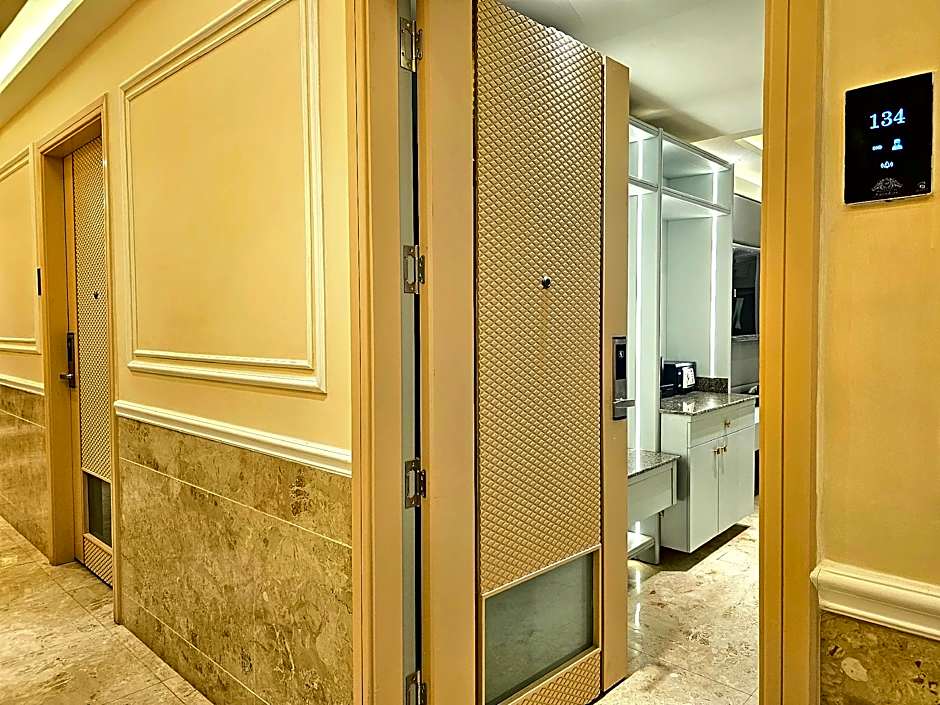 Mansarover Paradise Hotel