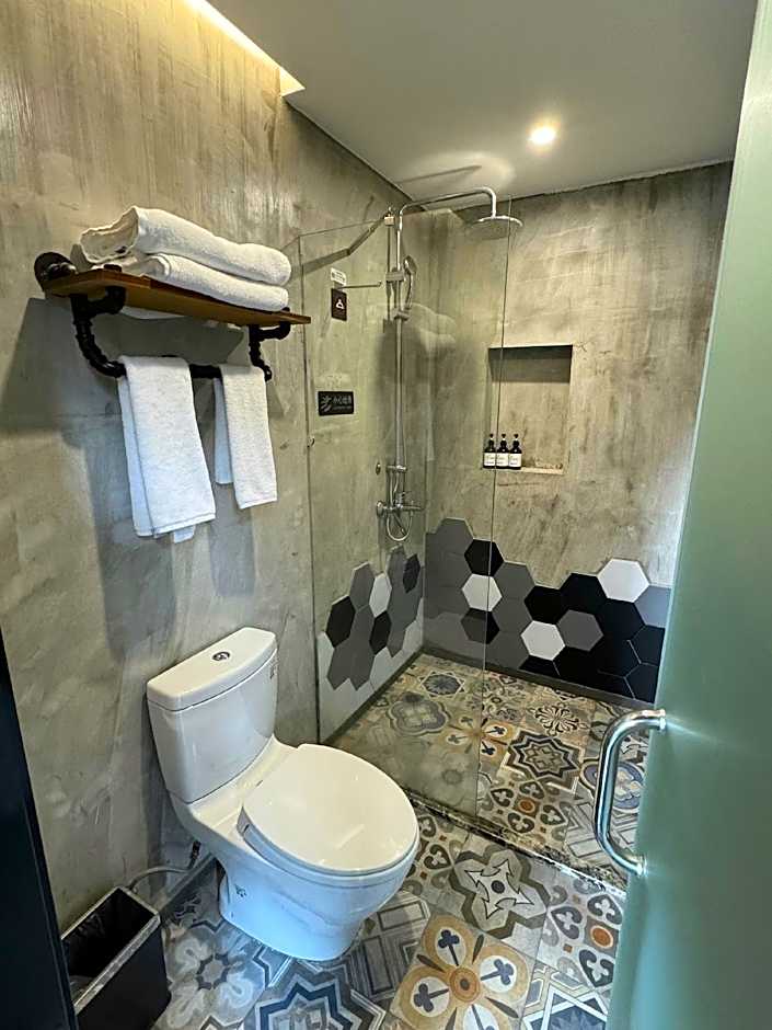 zero five one seven inn