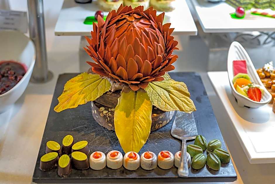 Royal Holiday Palace