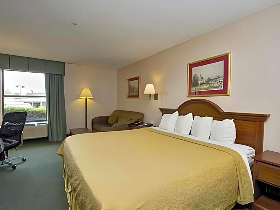 Econo Lodge Raleigh near Walnut Creek Amphitheatre