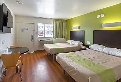 2 Full Beds | Smoking, Micfridge