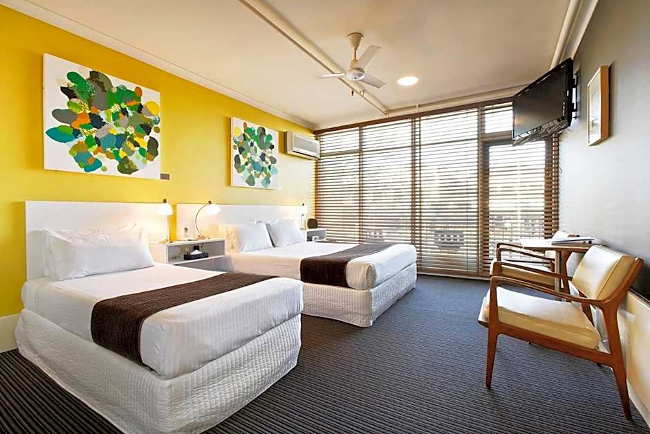 Tolarno Hotel