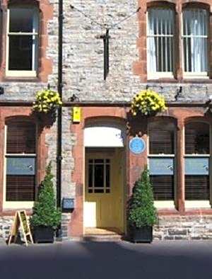 The Lounge Hotel & Bar