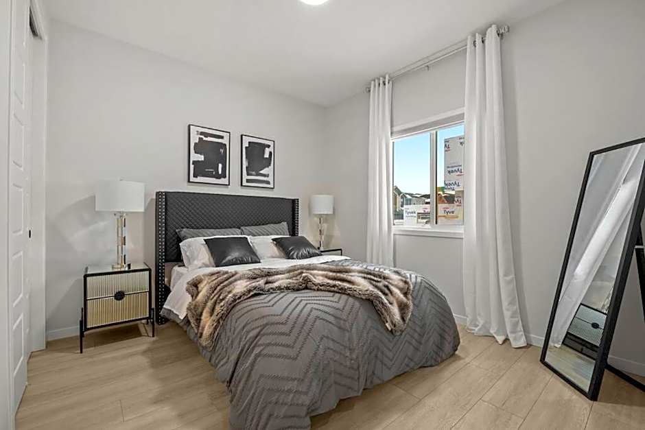 Luxury-4bed with AC-86"TV-BrandNew in Cranston, Calgary