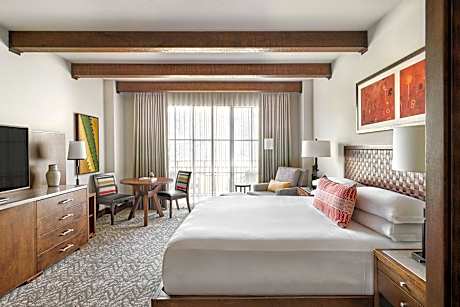 Canyon Suite, 1 Bedroom Larger Suite, 1 King, Private Sofa bed, Balcony