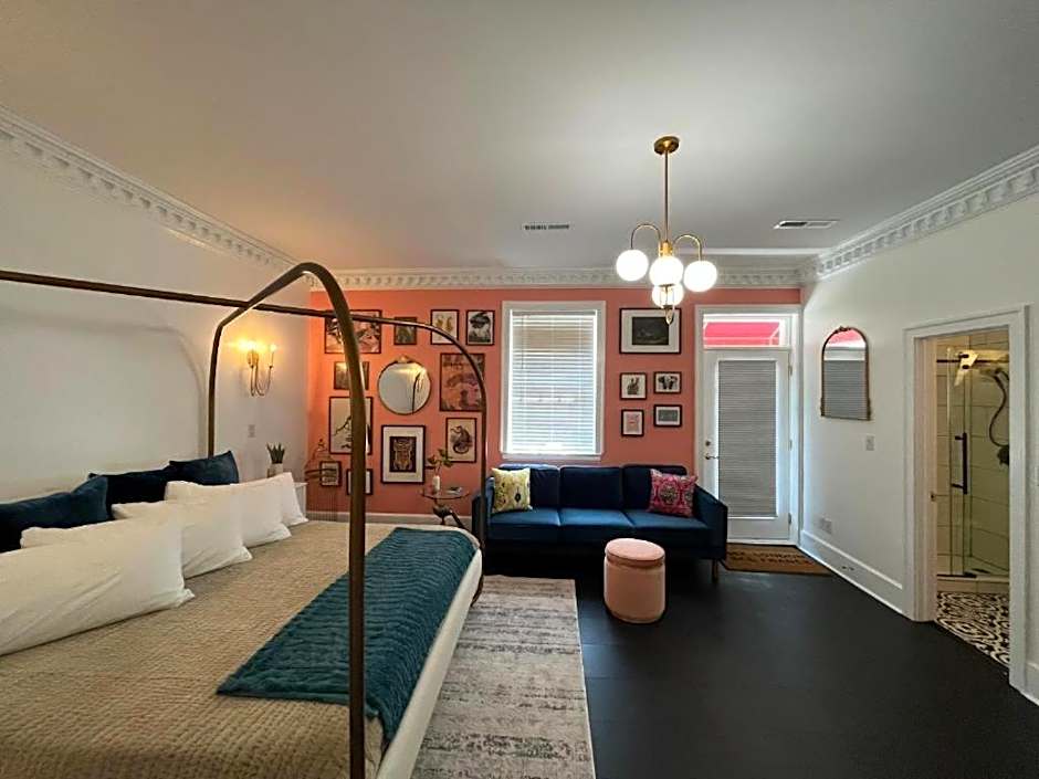 The Front Street Inn