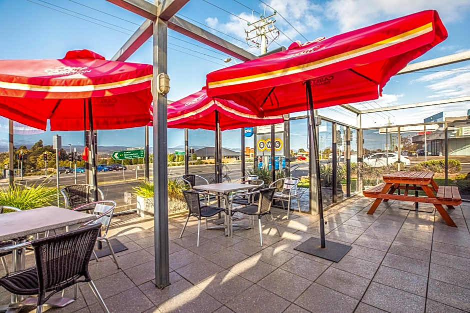 Nightcap at Riverside Hotel