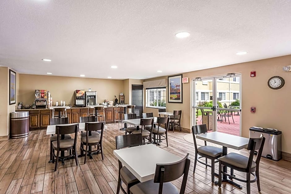 MainStay Suites Cedar Rapids North - Marion