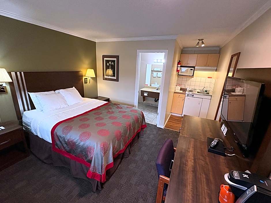 Grand Forks Inn