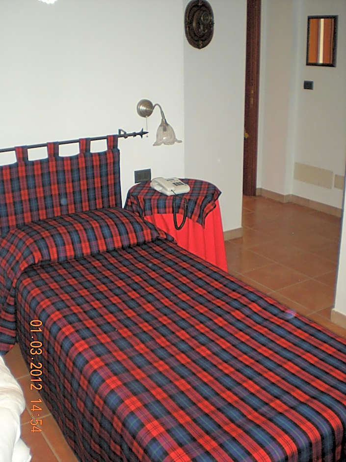 Photo 1 of 4 of 1 Double Bed or 2 Beds