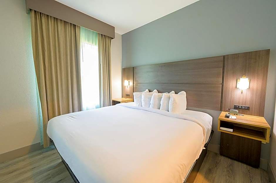 CANDLEWOOD SUITES PANAMA CITY BEACH SOUTHEAST by IHG