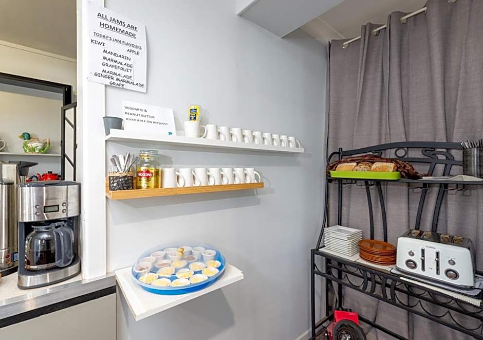 Riviera on Ruthven Motel