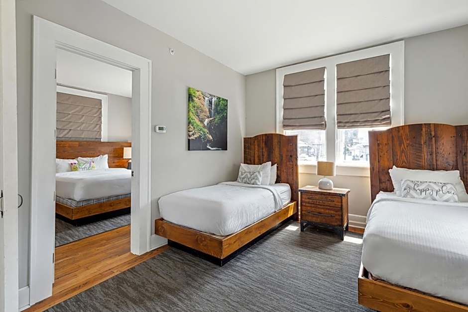 Western Front Hotel