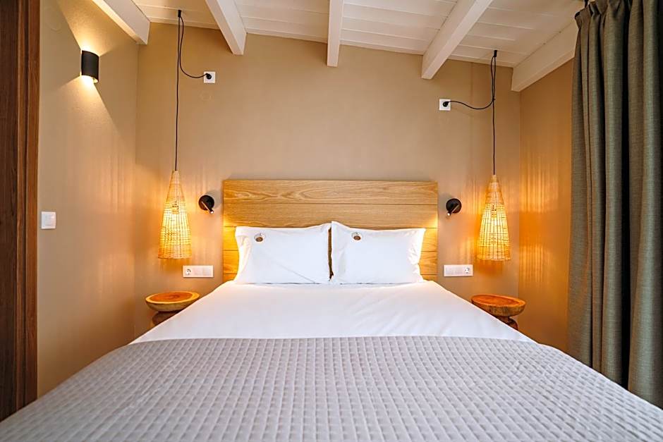 Funtukaki by the Pool