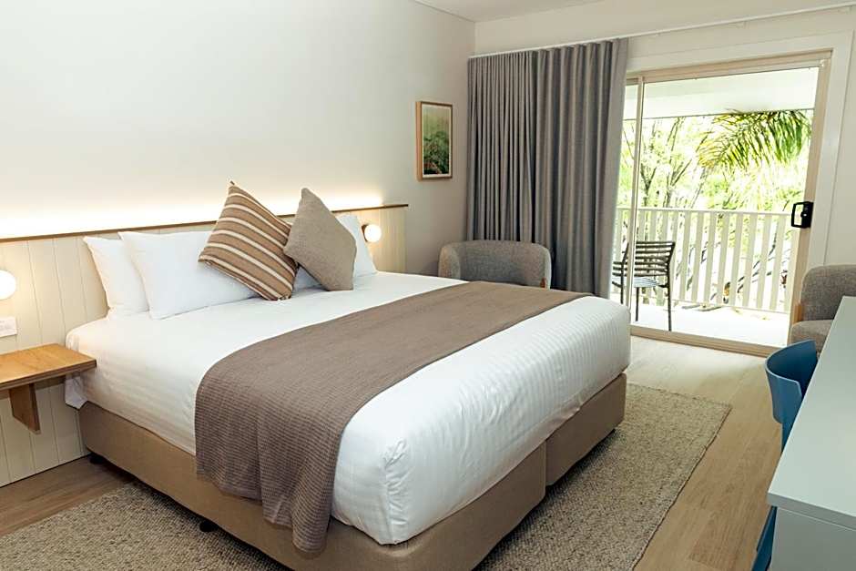 Photo 1 of 5 of Superior 1 King Bed