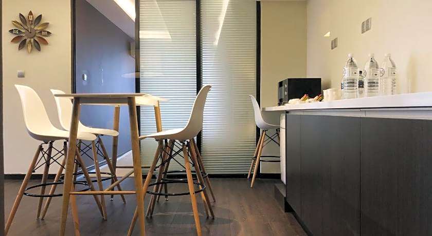 M ROOF HOTEL & RESIDENCES