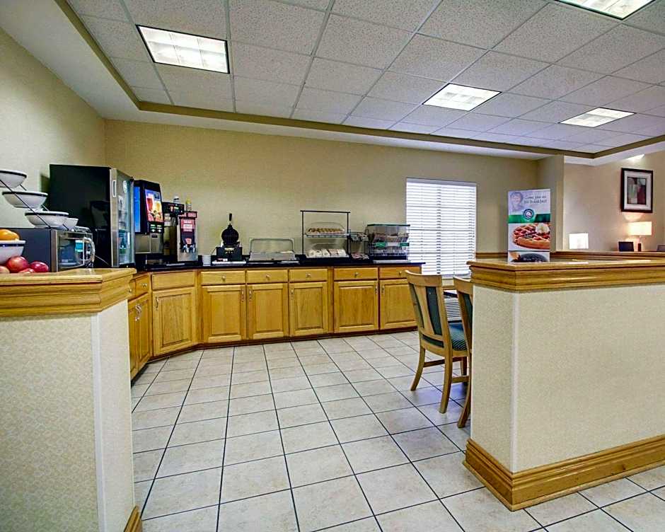 Columbia Inn & Suites