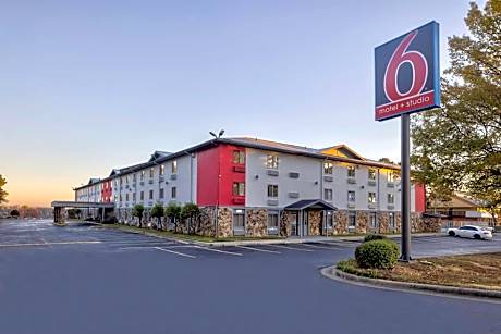 Studio 6 Little Rock AR South