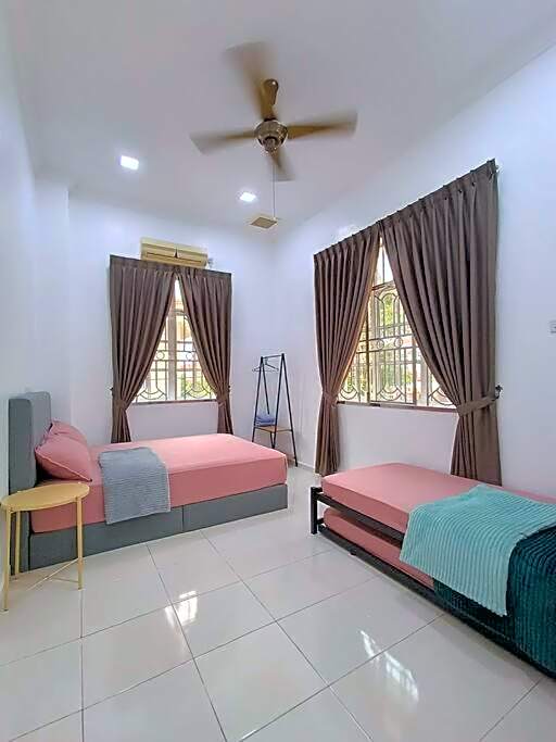 D96 Homestay Tangkak 钻石民宿