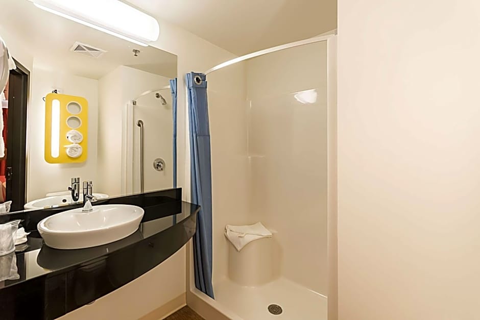 Motel 6-Moosomin, SK