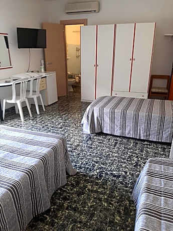 Economy Quadruple Room