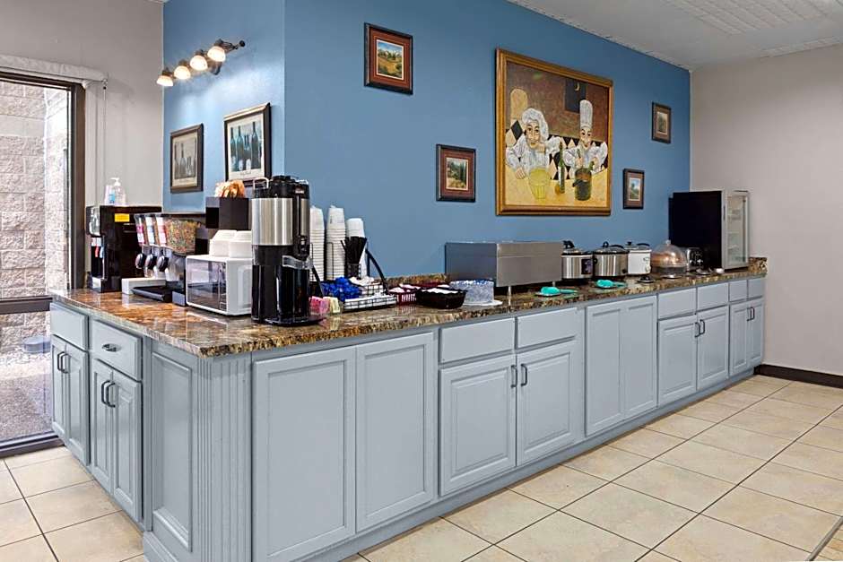 Baymont Inn and Suites by Wyndham Farmington, MO