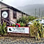 The Crossing Lodge and Backpackers