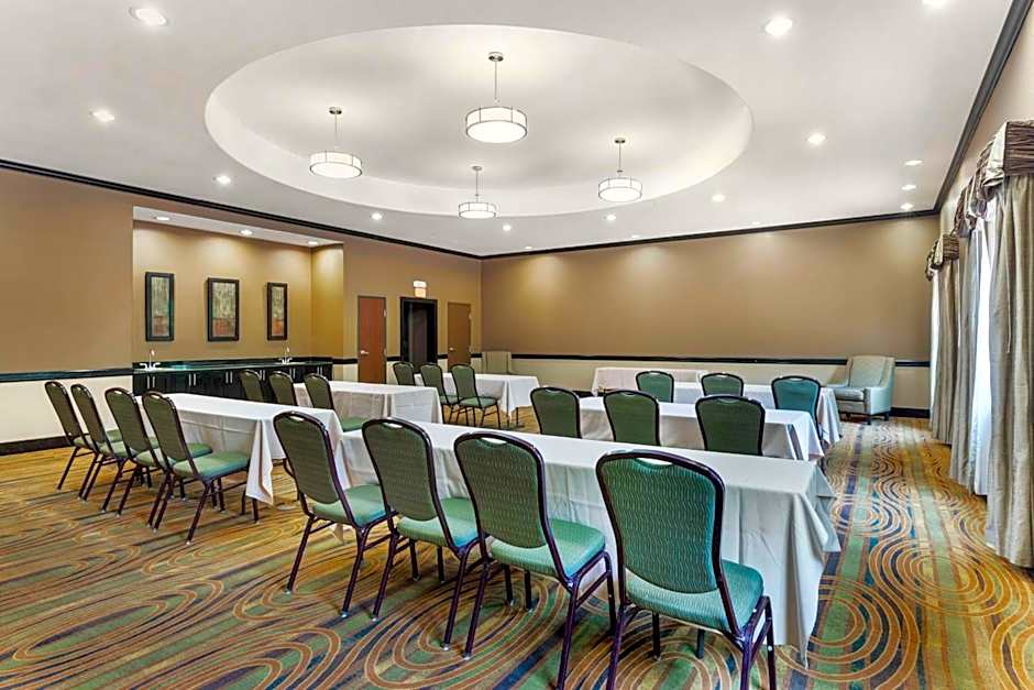 Best Western Plus Texoma Hotel & Suites