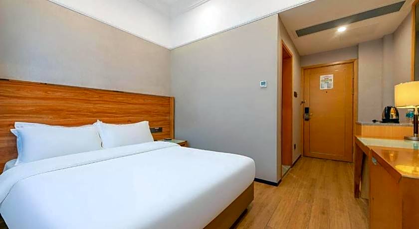 Carrianna Hotel