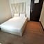 Ease Hotel