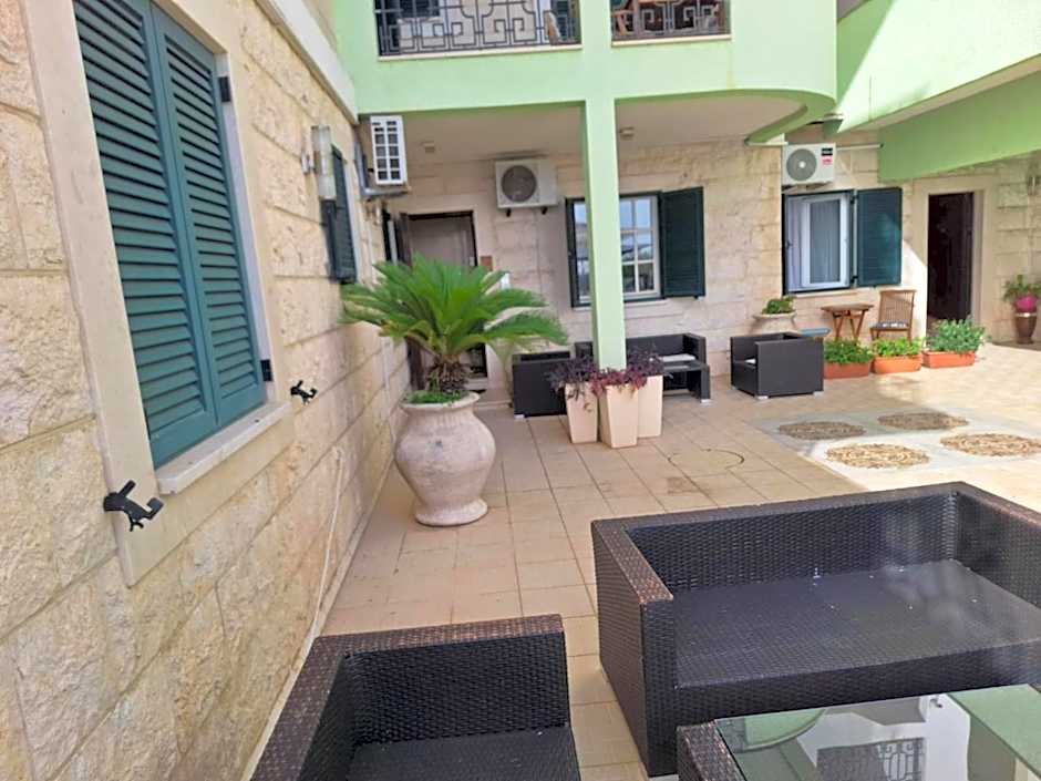 Montesan Luxury Apartments Beach Front