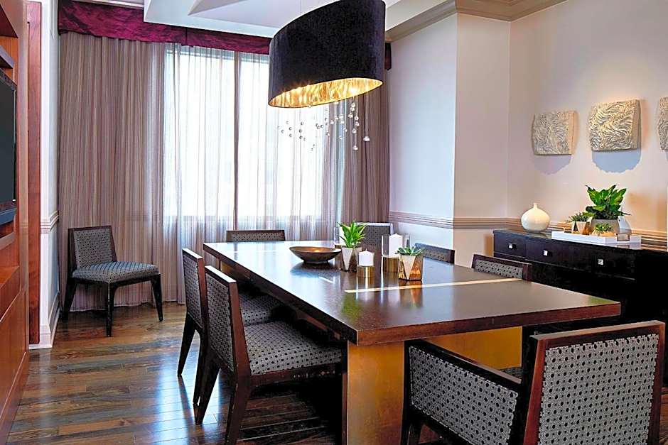 Renaissance by Marriott Atlanta Midtown Hotel