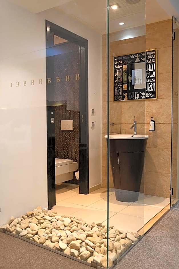 Business Hotel