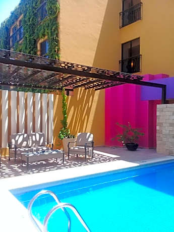 Hotel Plaza Colonial