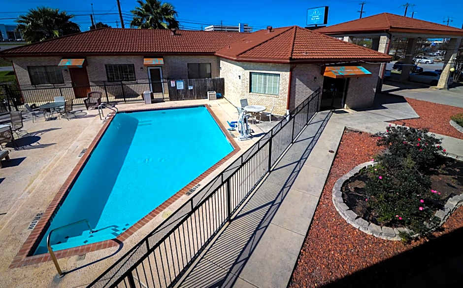 University Inn & Suites